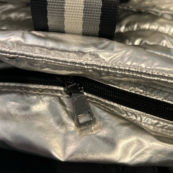 THINK ROYLN Wingman Bag: Pearl Silver-Large Crossbody Tote w/ Zippers & Pockets - Picture 6 of 7
